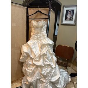 Maggie Sottero Imperial Gown White Strapless Wedding Dress Size 10
